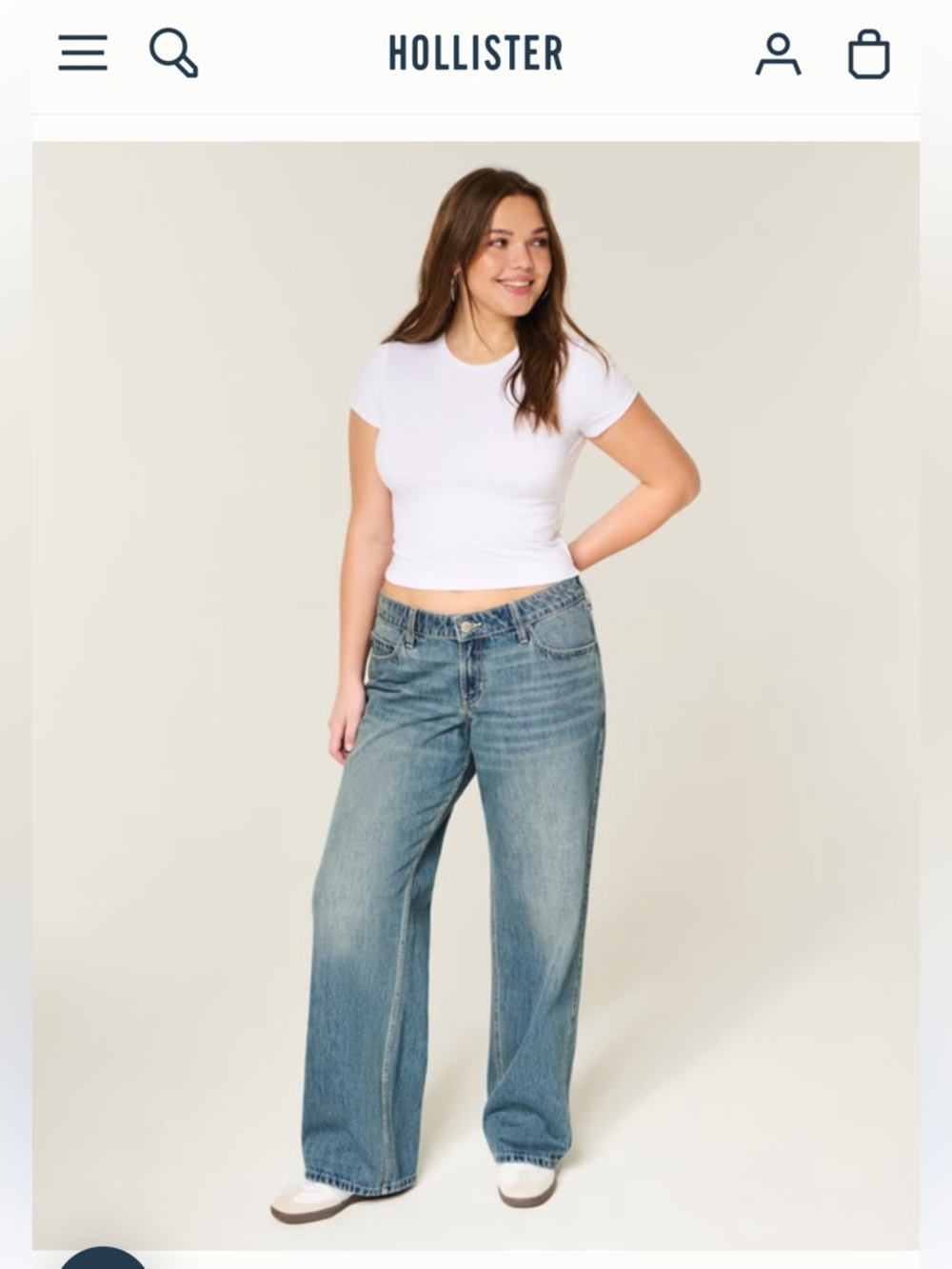 Hollister Low-Rise Medium Wash Baggy Jeans size 6R W28